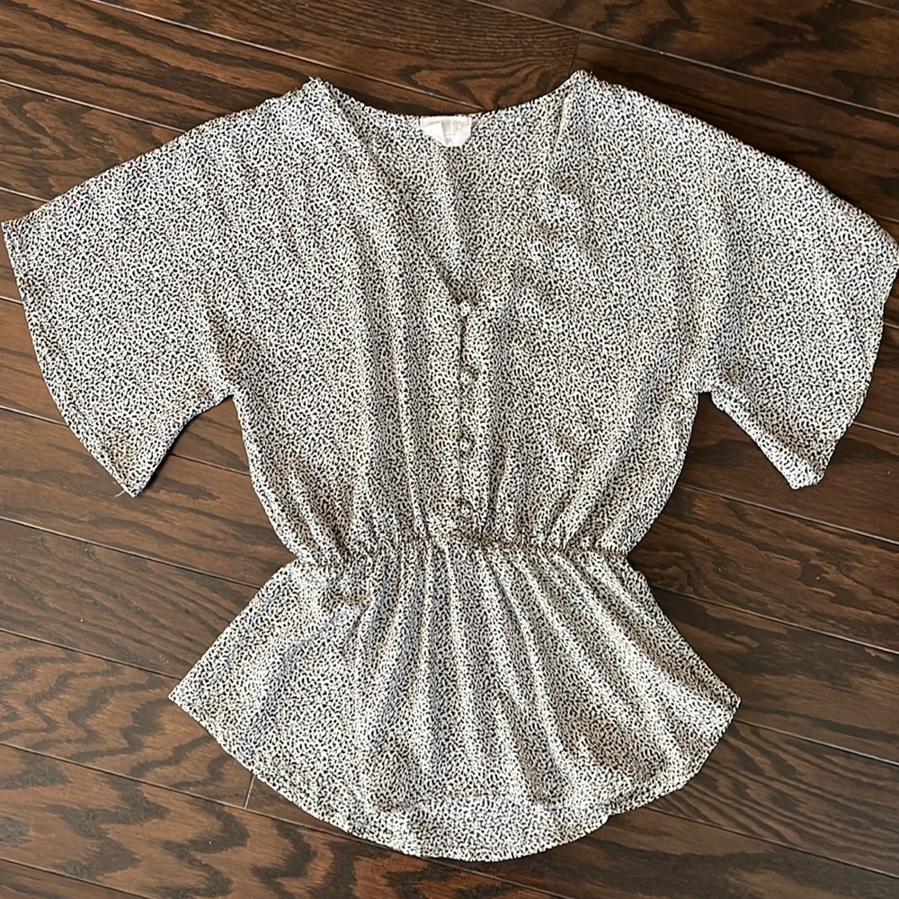 Sienna Sky XS leopard print blouse